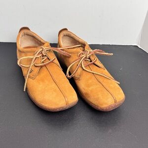 Born Sahara Driving Oxford Moccasins in Nubuck Leather, Size 8